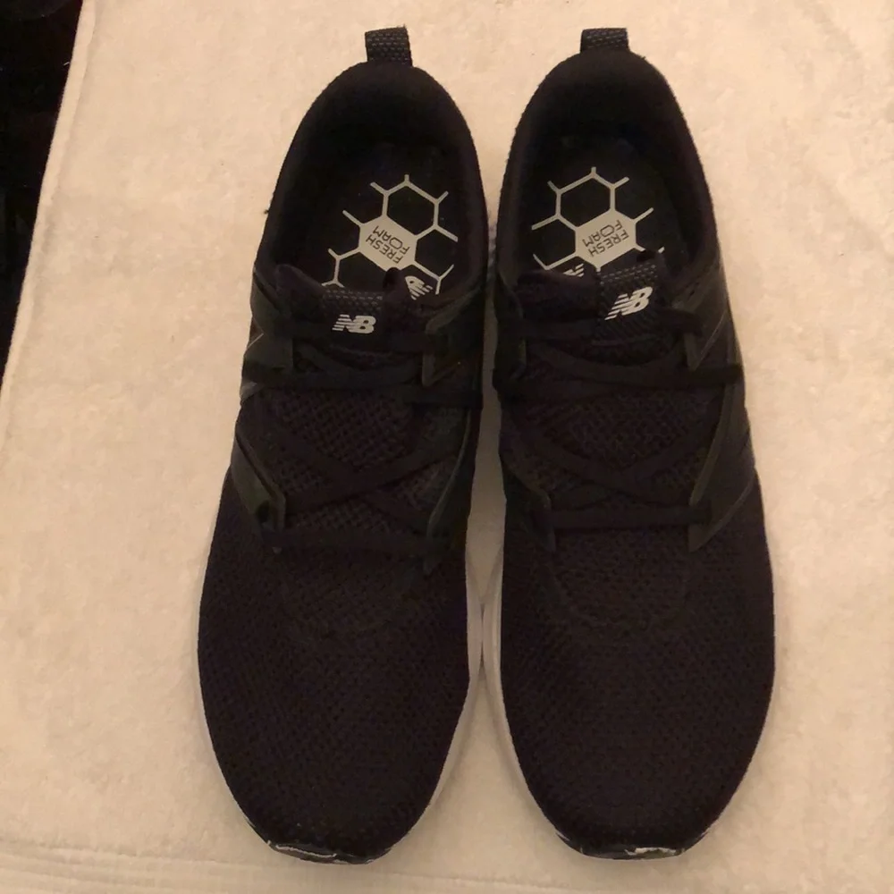 NEW BALANCE FRESH FOAM RUNNING SNEAKERS MENS SIZE 10.5